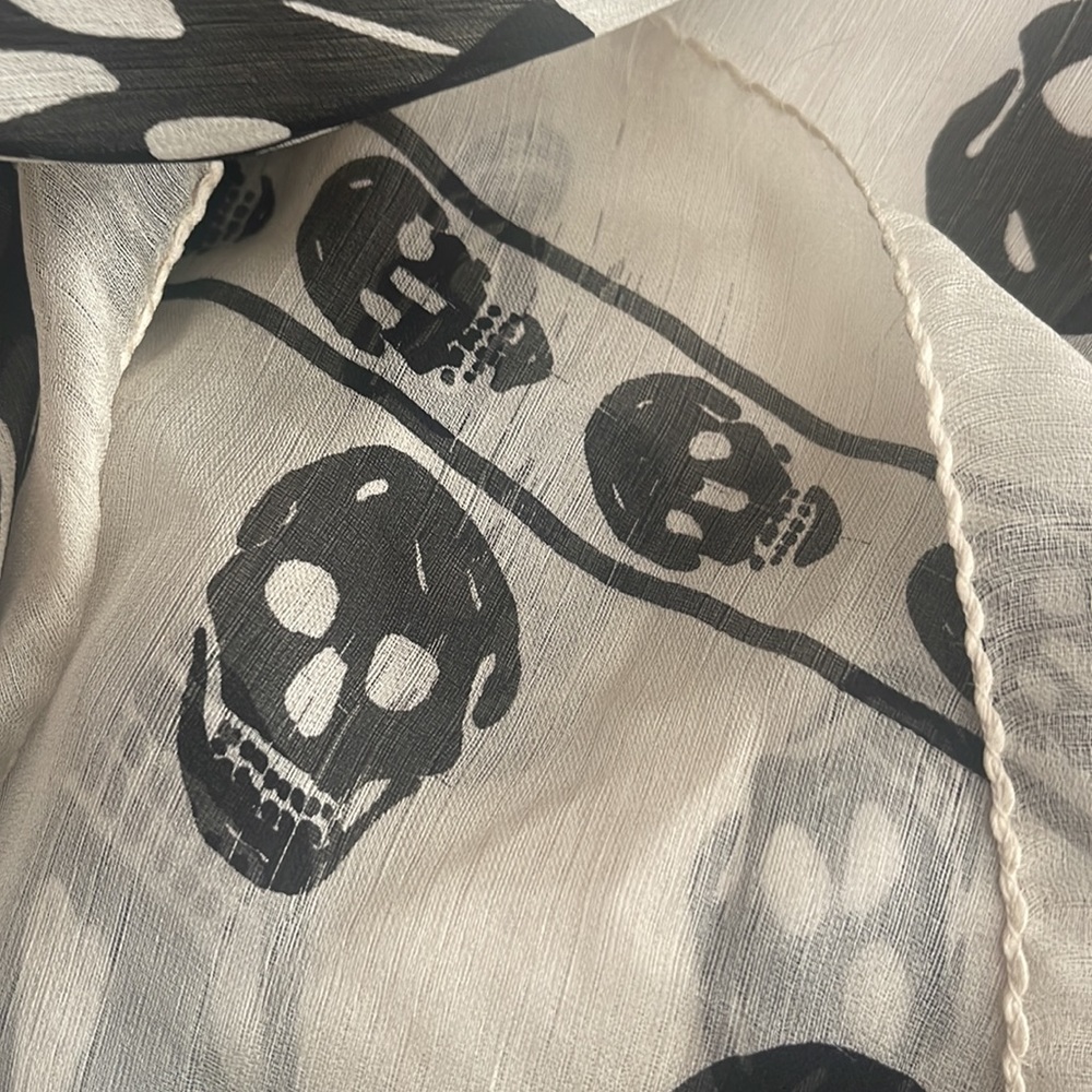Authentic Alexander McQueen scarf - Picture 2 of 4